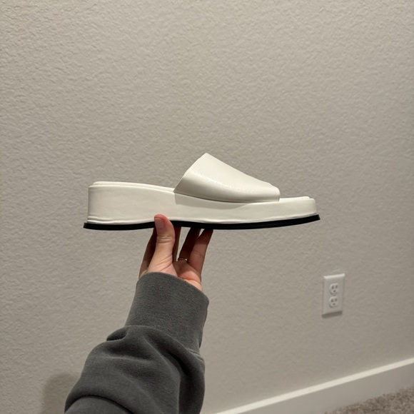 Princess Polly white platform slides - Picture 7 of 13